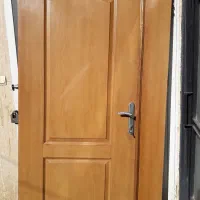 درب ورودی چوبی دولنگه با قفل خارجی