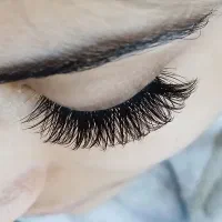 کاشت مژه