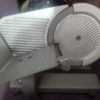 کالباس بر برند محک ترازو دار