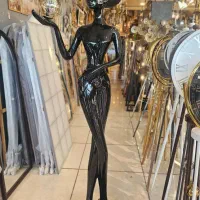 مجسمه فایبرگلاس آباژوردار قد 2 متر مشکی براق