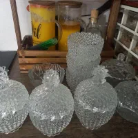 ۹ تا قندان و یه پارچ اب