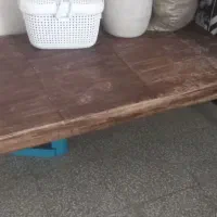 تخت چوبی