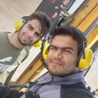 اپراتور دستگاه پایه کوب