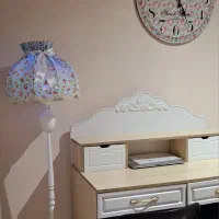 آباژور ایستاده و ساعت طرح انگلیش هوم هر دو باهم