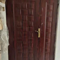 درب به همراه چهارچوب آهنی