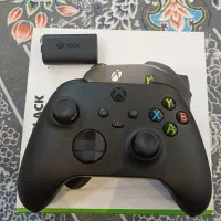 دسته xbox carbon black همراه با باتری قابل شارژ