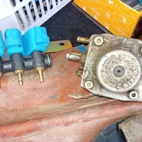 رگلاتور وسوزن گاز نیسان سوزن نو نو رگلاتور