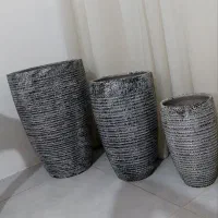 سه عدد گلدان سفالی طوسی رنگ
