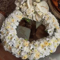 حلقه گل طبیعی برای مراسم خاص