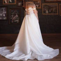 لباس عروس|لباس|قم, قلعه یزدیها|دیوار