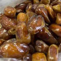 خرما بدون هسته تازه