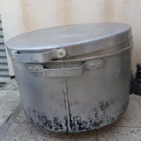 دیگ قدیمی|ظروف پخت‌وپز|شیراز, قلعه شاهزاده بیگم|دیوار