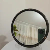 آینه با قاب سنگی