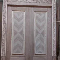 تعدادی بازاریاب مسلط به کاره درب داخلی وضد سرقت