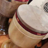 تنبک استاد شیرانی /چوب یک تیکه گردو|سازهای سنتی|سلمانشهر, |دیوار