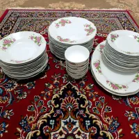 سرویس ۱۲ نفره چینی گل سرخ اصل