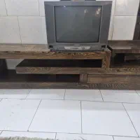 میز تلوزیون و تلوزیون ۲۱ اینچ ۱۵۰۰ت