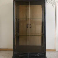 ویترین چوبی شیشه ای