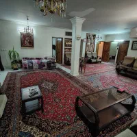 منزل-ویلایی-دوطبقه-خیابان-برازنده