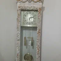 ساعت و آینه کنسول