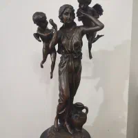 مجسمه برنز امضادار