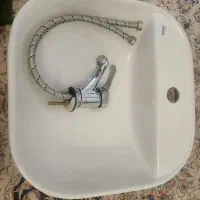 روشویی و شیر