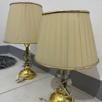 آباژو و گلدان