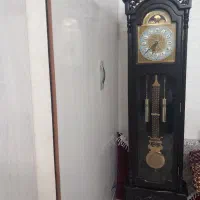 یک ساعت ساعت ایستاده سالم