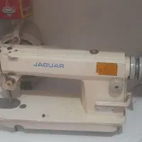 یک عدد چرخ خیاطی