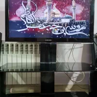 تلویزیون ۴۰ سامسونگ اصل با میز و دستگاه