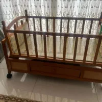 تخت خواب و گهواره
