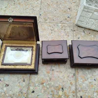 سه جلد نفیس قرآن کریم به همراه جعبه