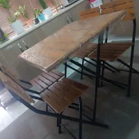 میز و صندلی چوب و فلز