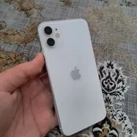 ایفون 11 نرمال تمیز