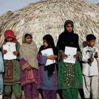 کتاب های مدرسه برای دانش آموزان محروم سیستانی