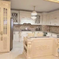 طراحی و ساخت  و نصب انواع کابینت .کمد .خورده کاری