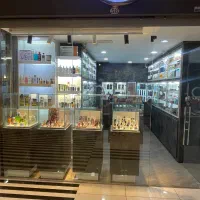 دکور مغازه لوازم آرایشی