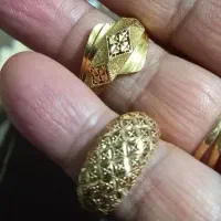 مقداری طلا۳درصدورب سکه۳۰۰زیربازارفروش