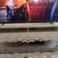 میز زیر تلویزیون