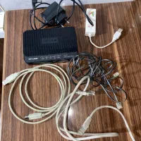 مودم همراه با کابل ها