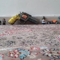 لگو و کتاب و ماشین