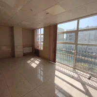اجاره-واحد-اداری-120-متری-رو-به-نمــا-فلت
