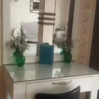 میز با قاب آینه