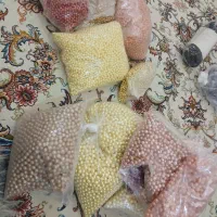 مقداری مروارید دستگاه پانچ