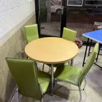 میز غذاخوری و صندلی