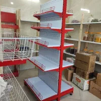 قفسه وسط فروشگاهی
