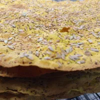 یک فروشنده خانم برای شیفت عصرنانوایی