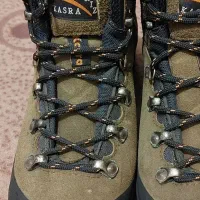 کفش کوه نوردی نیمه حرفه ای