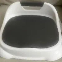 نشیمن تقویتی کودک Booster Seat روی صندلی