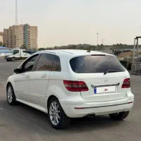 بنز B200